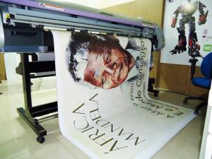 ADESIVO EM METRO DIGITAL VINIL VINIL 4X0 UV RETO 