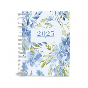 AGENDA 2025 - FLORAL AZUL Capa dura com laminação e miolo em Offset 75g 21x15cm 4x1 / 4x4 Fosco / Brilho / Holográfico Corte reto Elástico e chaveiro