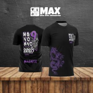 Camiseta premium NONO ANO Fator de proteção solar UV 50+ é um tratamento aplicado no acabamento do tecido que protege a pele dos efeitos nocivos dos raios UV-A e UV-B. Este tratamento permanece no produto por toda sua vida útil, mesmo após várias lavagens.  Personalizado TECIDO DRY PLUS UV 50 Premium Nome do formando GRATUITO