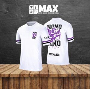 Camiseta premium NONO ANO Fator de proteção solar UV 50+ é um tratamento aplicado no acabamento do tecido que protege a pele dos efeitos nocivos dos raios UV-A e UV-B. Este tratamento permanece no produto por toda sua vida útil, mesmo após várias lavagens.  Personalizado TECIDO DRY PLUS UV 50 Premium Nome do formando GRATUITO
