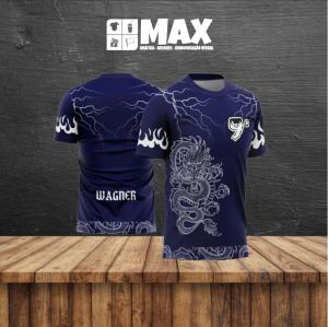 Camiseta premium NONO ANO Fator de proteção solar UV 50+ é um tratamento aplicado no acabamento do tecido que protege a pele dos efeitos nocivos dos raios UV-A e UV-B. Este tratamento permanece no produto por toda sua vida útil, mesmo após várias lavagens.  Personalizado TECIDO DRY PLUS UV 50 Premium Nome do formando GRATUITO